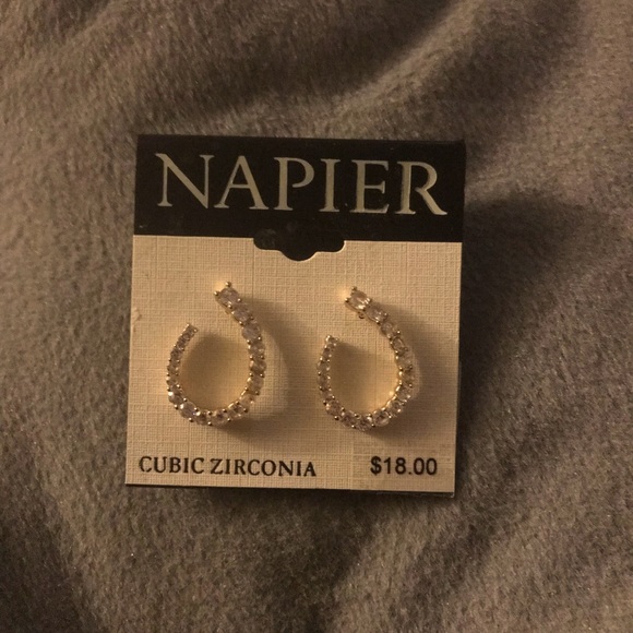 Napier gold tone cubic zirconia earrings. - Picture 1 of 1